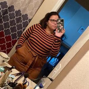 Meet your Posher, Julia